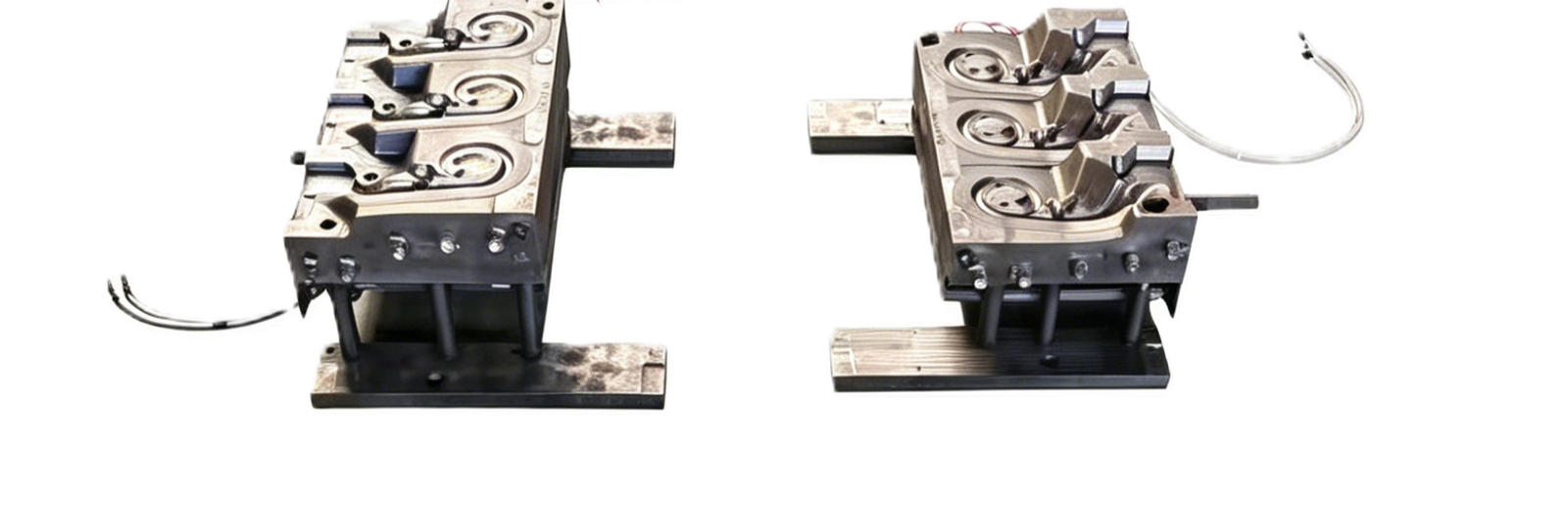 Permanent metal mould for gravity die casting